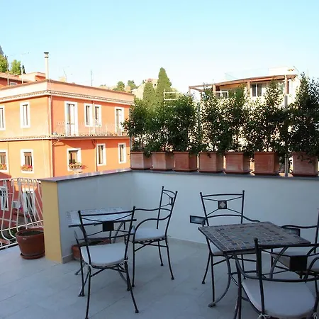 Evelyne 3* Taormina