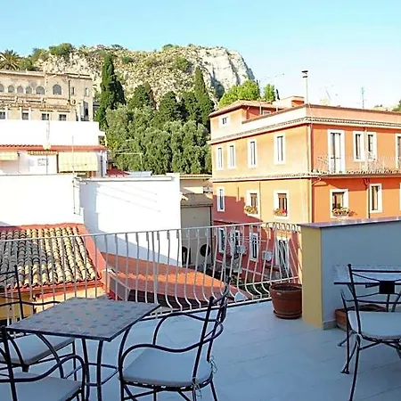 Evelyne Alojamento de Acomodação e Pequeno-almoço Taormina