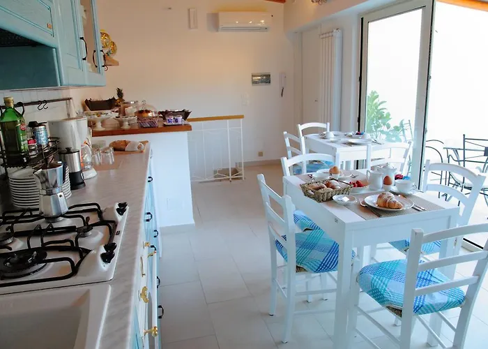 ベッド・アンド・ブレックファスト Evelyne 3*