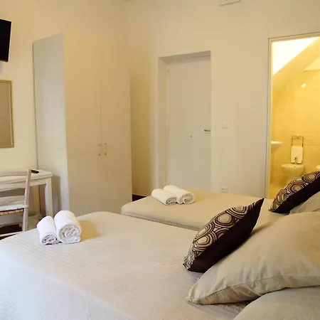 Evelyne Bed & Breakfast