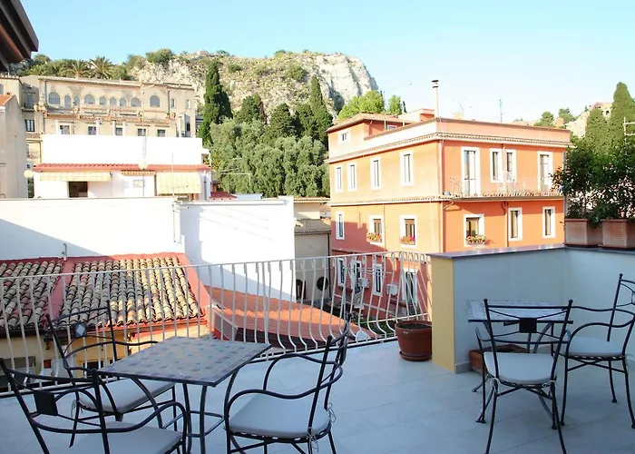 Evelyne Bed & Breakfast