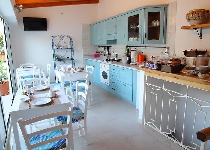 Evelyne Bed & Breakfast 3*